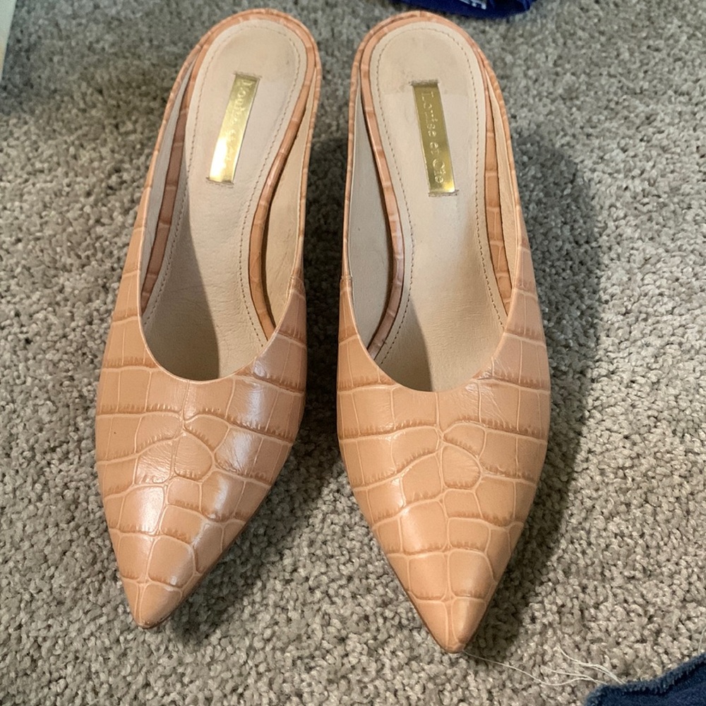 Side on heels